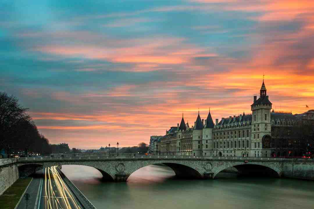 Qui est Bernard avec Éric Antoine ?