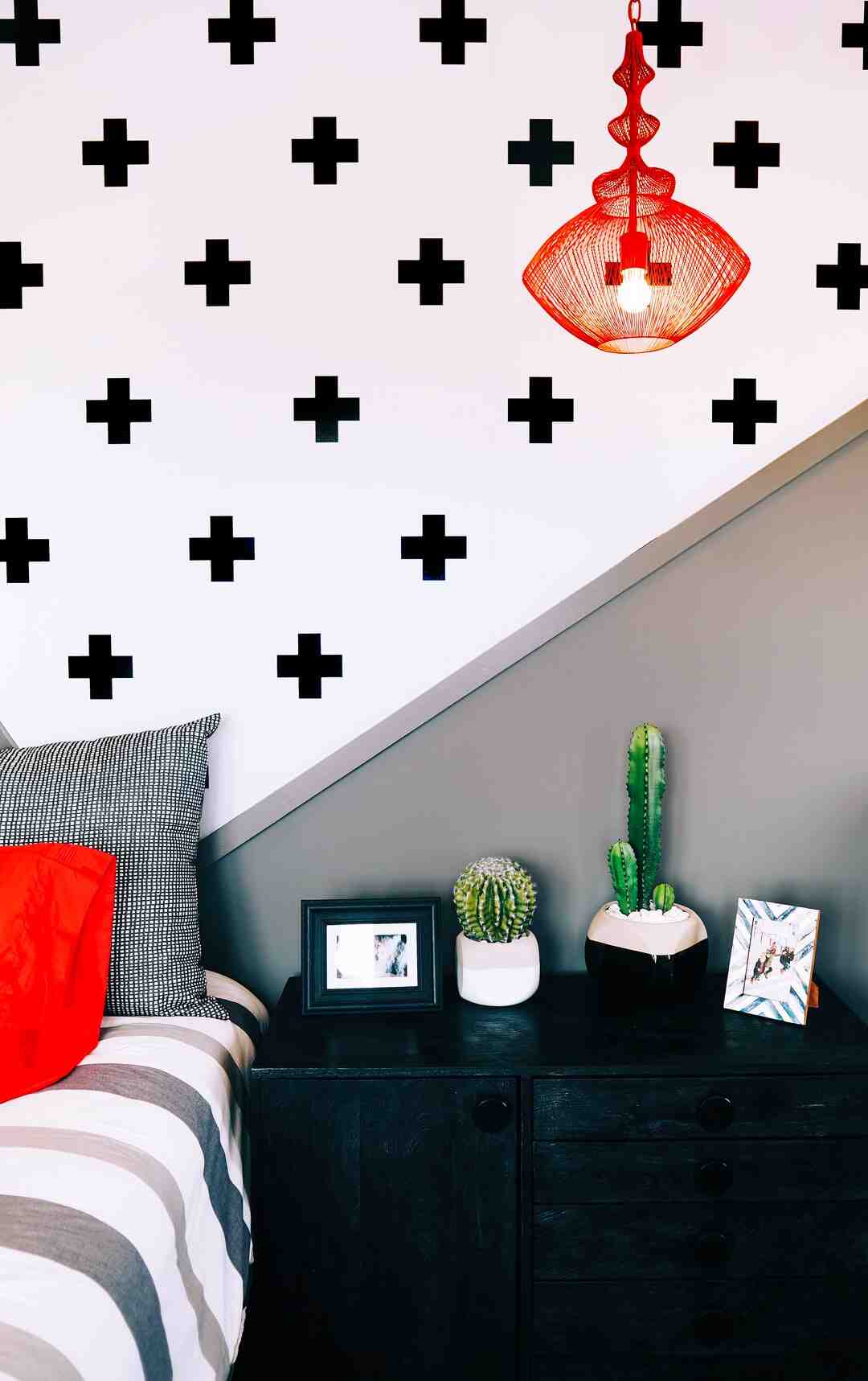 Comment agrandir une chambre avec du papier peint ?