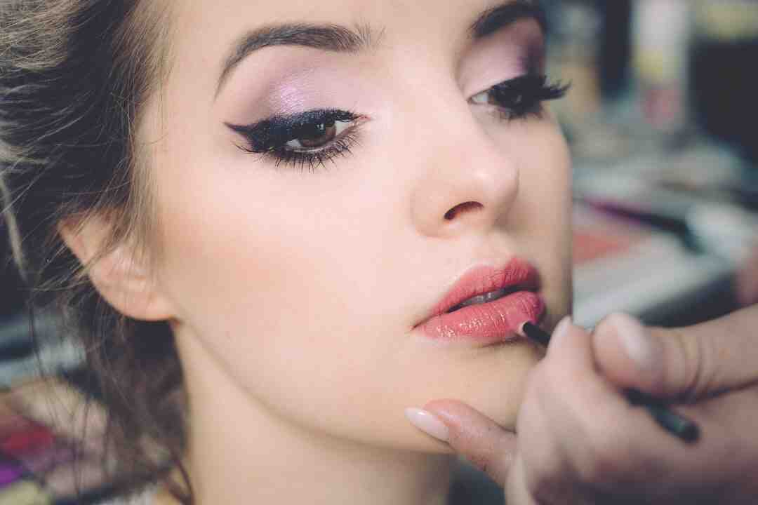 Comment cacher ses imperfections sans fond de teint ?