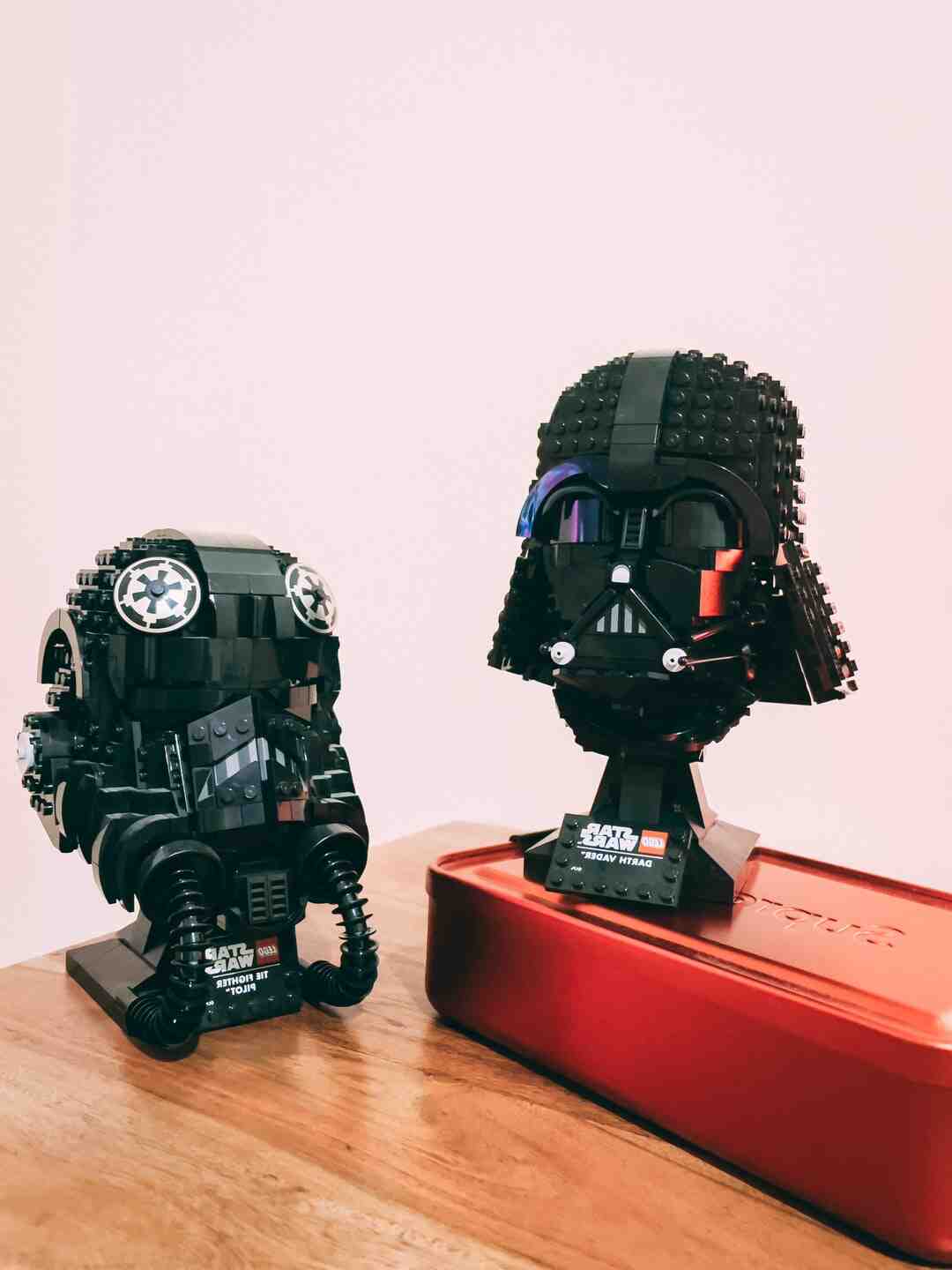 Comment faire une fleur en papier avec un verre ?