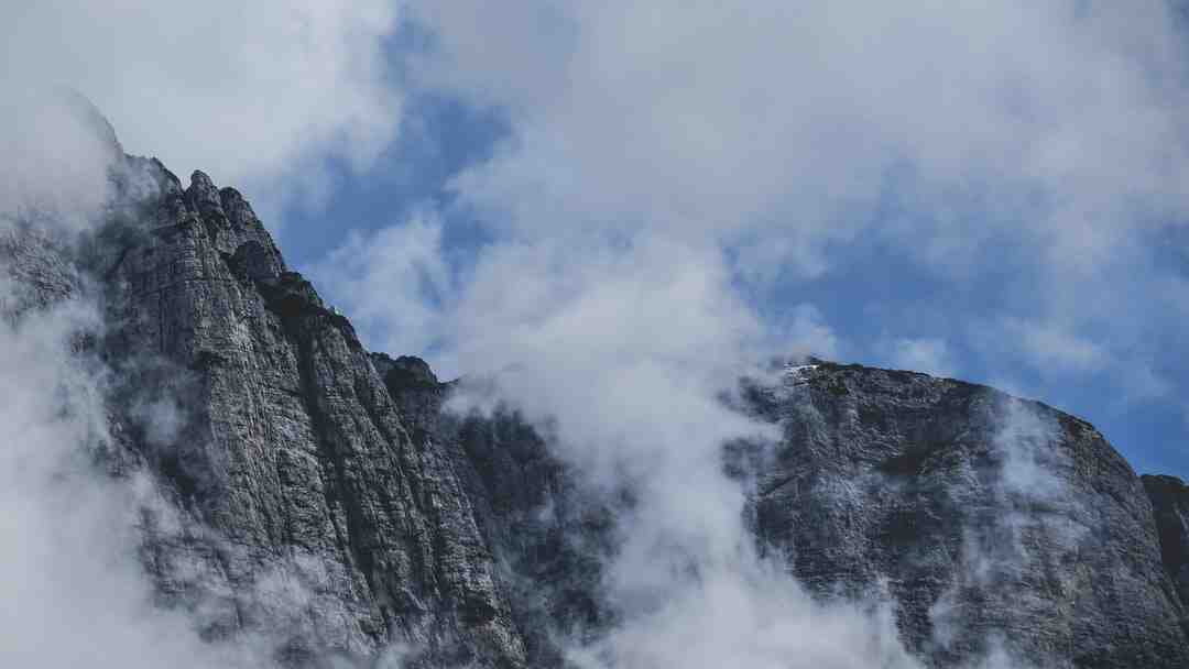 Comment ouvrir la trappe d'essence Opel Adam ?