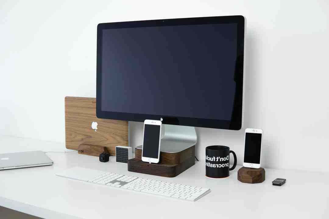 Comment s'appelle la barre en bas de l'écran Mac ?