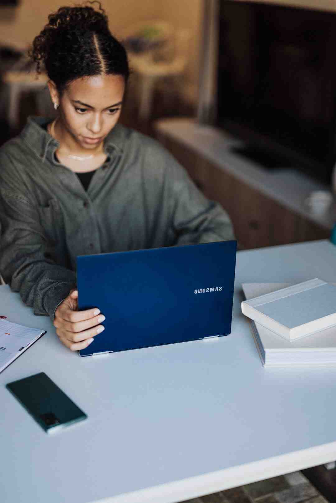 Comment s'appelle la technique de pistage des mails ?