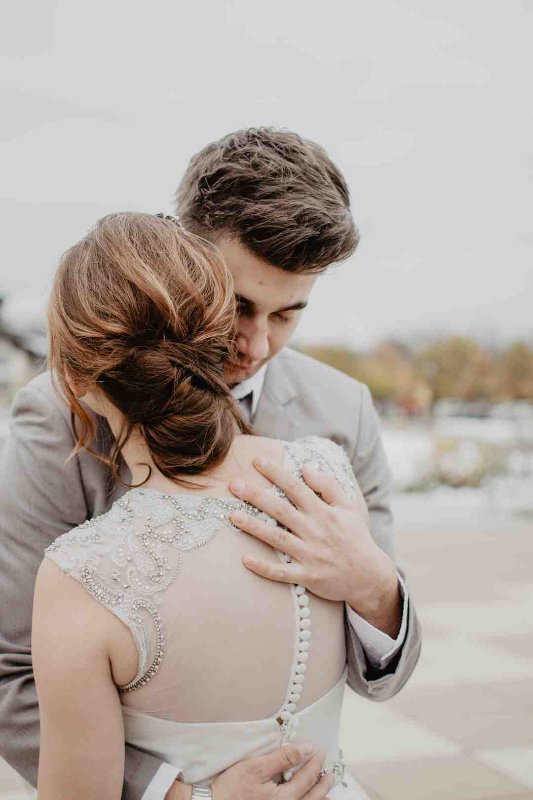 Où se place l'assiette à salade ?