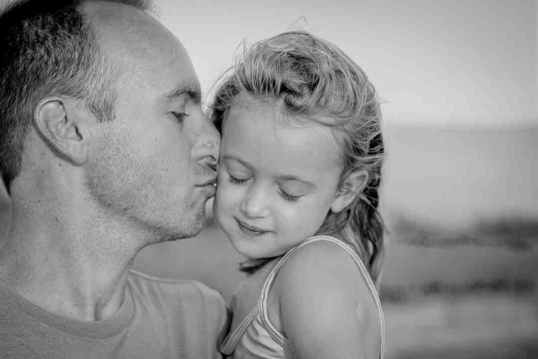 Pourquoi le bébé bouge beaucoup dans le ventre ?