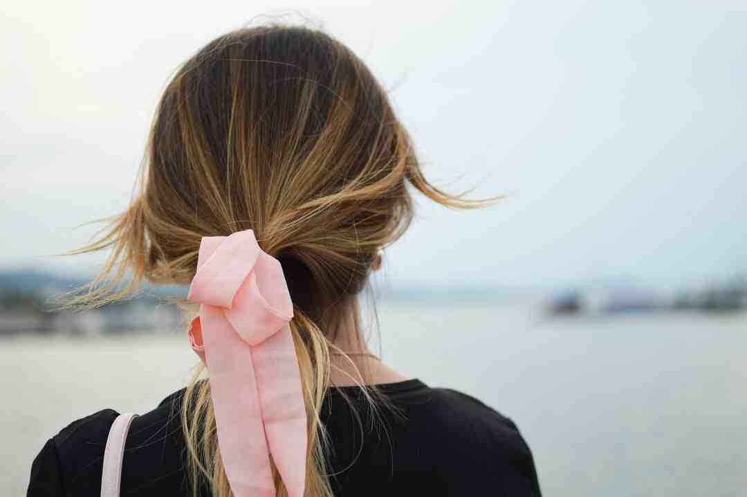 Pourquoi les cheveux deviennent plus fins ?