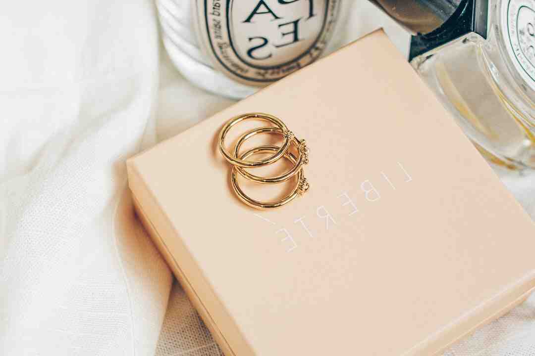 Comment nettoyer les bijoux ternis ?