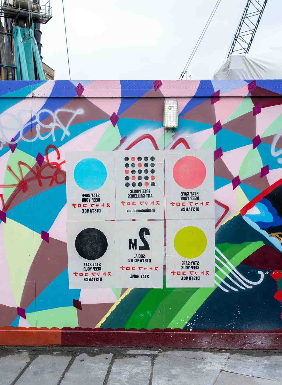 Quel médicament est recommandé pour traiter la fièvre de la COVID-19 ?