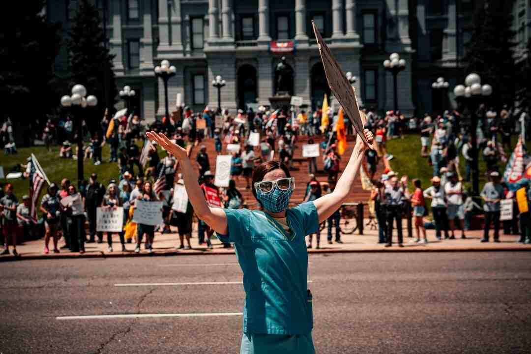 Qui est ciblé par le rappel vaccinal pour garder l'immunité contre le COVID-19 ?