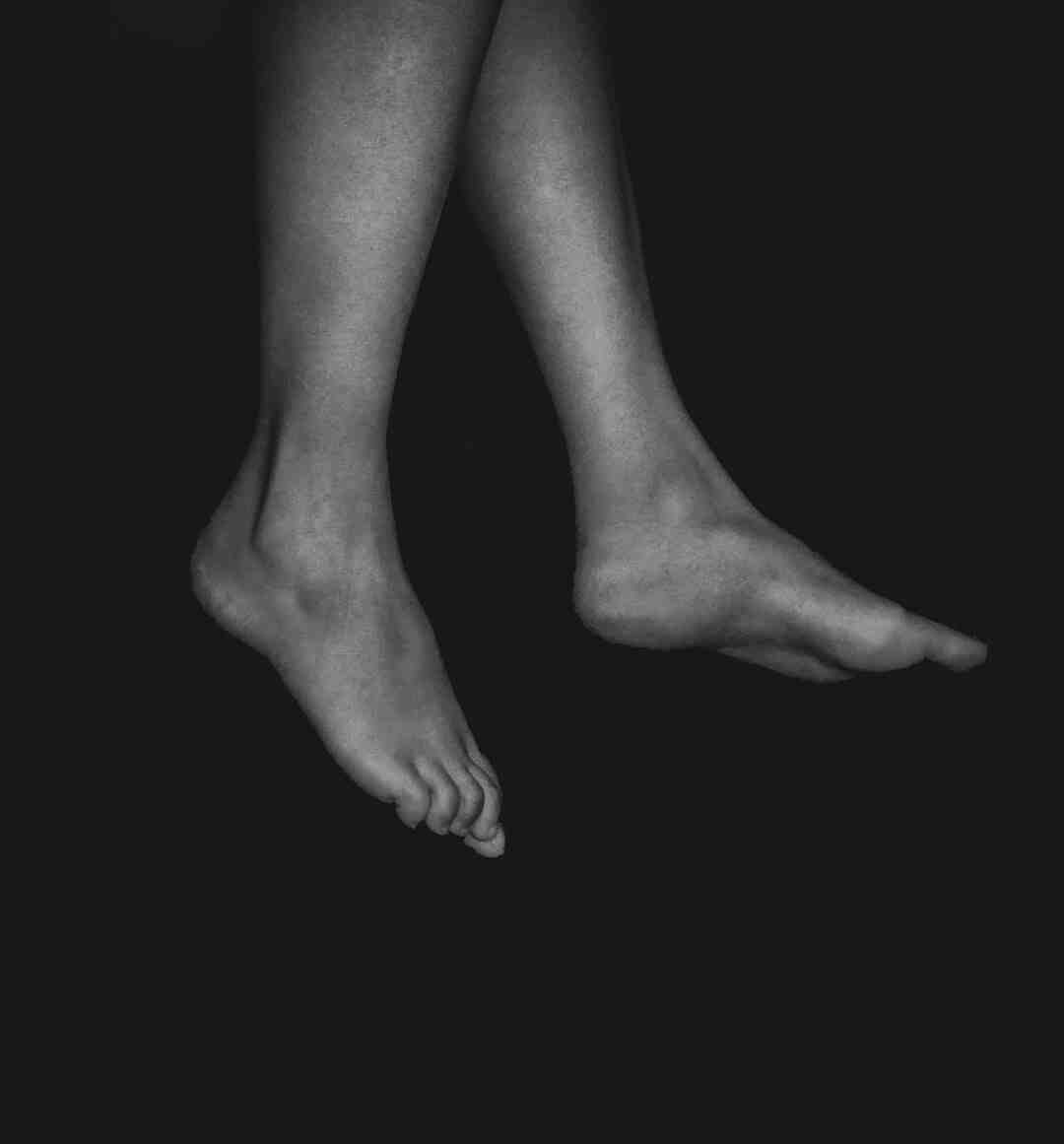 Qui peut enlever la corne des pieds ?