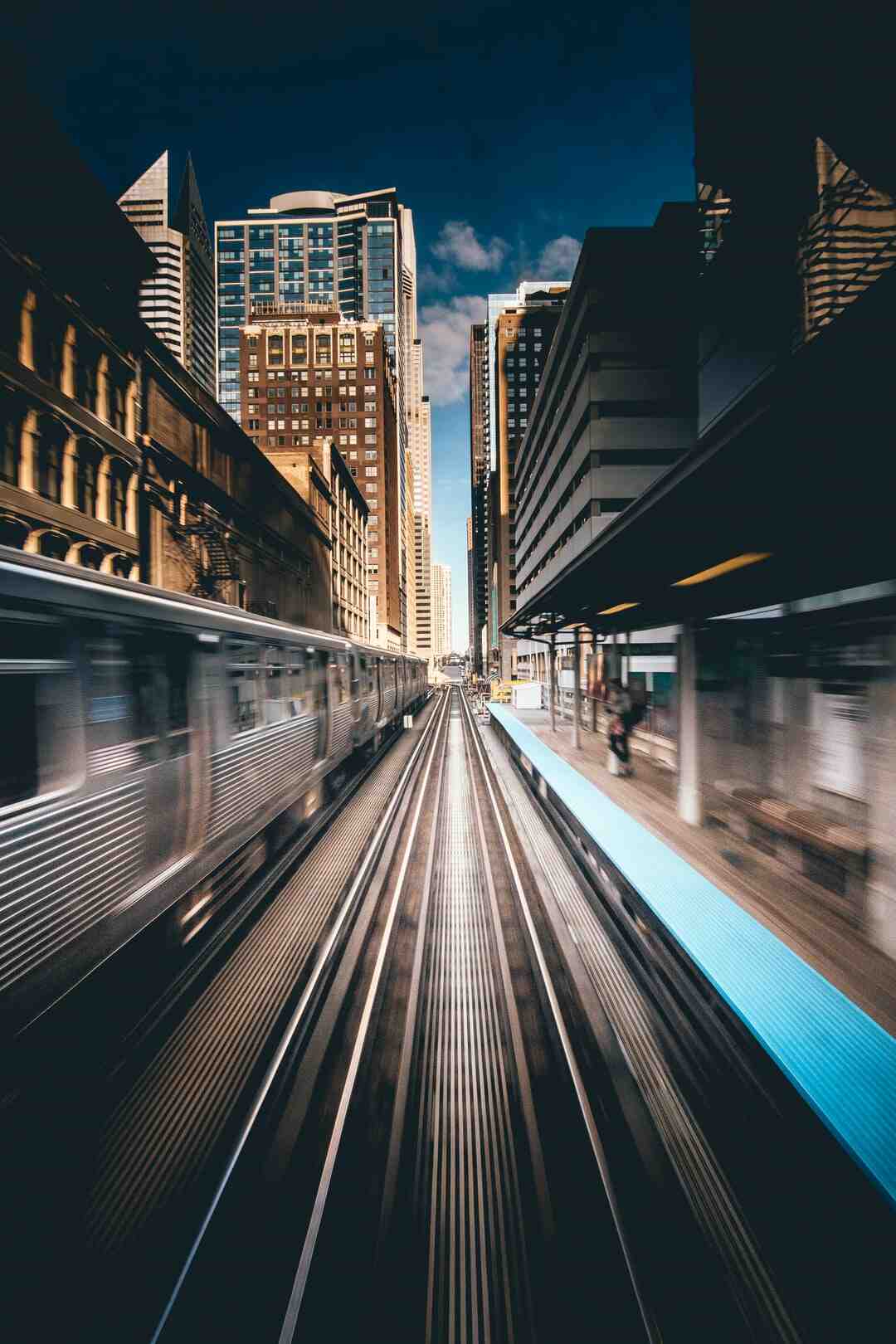 Qui est le premier urbaniste ?